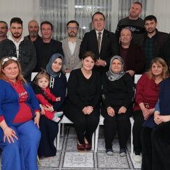 AK Parti Nevşehir Belediye Başkan Adayı Dr. Mehmet Savran, Nevşehir'de bulunan depremzede aileleri ziyaret etti