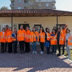 Antalya Büyükşehir sel bölgesinde vatandaşların ihtiyaçları karşılanıyor