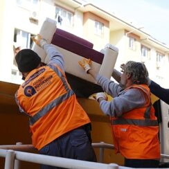 Antalya Büyükşehir sel bölgesindeki vatandaşların yanında