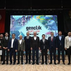 Başkan Altay Akşehir'de Esnafla ve Gençlerle Buluştu