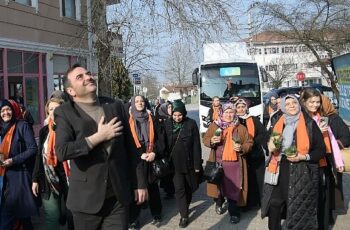 Başkan Özlü'ye Yeniköy Merkez Mahallesi'nde Sevgi Seli