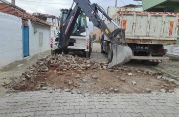 Burhaniye Genelinde Yol Çalışmaları Sürüyor