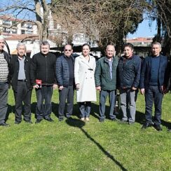 Efes Selçuk Belediye Başkanı Filiz Ceritoğlu Sengel çalışma döneminde kendisine eşlik eden muhtarlarla bir araya geldi