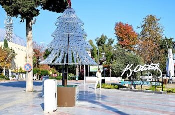 Kemer Belediyesi'nden temizlik hizmetleri