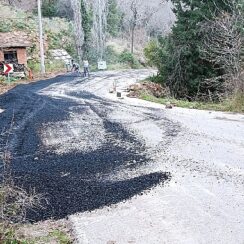 Kemer'de asfalt bakım ve reglaj çalışmaları