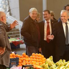 Şadi Özdemir Cumhuriyet Mahallesi'nde vatandaşı dinledi