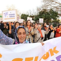 8 Mart'ta Dengin Ceyhan İle Kadın Ezgileri: Güçlü Kadınlar Aydınlık Gelecek