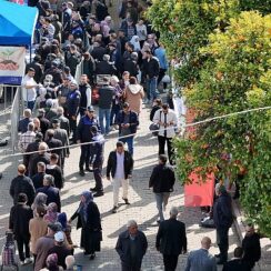 Aydın Büyükşehir Belediye Başkanı Özlem Çerçioğlu, Umurlu'da Ata Tohumlarından üretilen fidelerin dağıtımını gerçekleştirdi