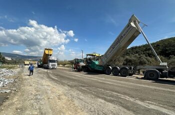 Aydın Büyükşehir  Belediyesi Ekipleri Turizmin Kalbinin Attığı Yolu Yeniliyor