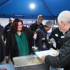 Aydın Büyükşehir Belediyesi, Ramazan ayında kentin birçok noktasında düzenlediği iftar programlarına devam ediyor