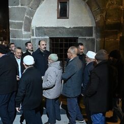 Başkan Altay Ramazan'ın İlk Teravih Namazında Seydişehirlilerle Buluştu