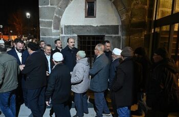 Başkan Altay Ramazan'ın İlk Teravih Namazında Seydişehirlilerle Buluştu