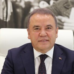 Başkan Muhitin Böcek 8 Mart Dünya Kadınlar Günü Mesajı