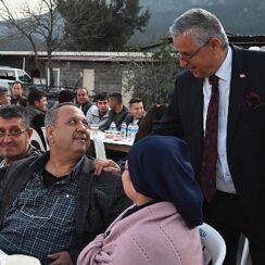 Başkan Topaloğlu'ndan belediye personeline iftar yemeği