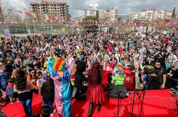 Bayraklılı çocuklar şenlikte buluştu