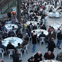 Binlerce Nilüferli iftar sofralarında buluşuyor