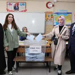 Bıyık, oyunu ailesiyle birlikte kullandı; “Kazanan Darıca olacak”