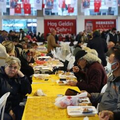 Büyükşehir Belediyesi'nden iftar bereketi