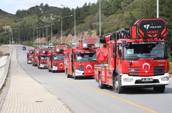 Büyükşehir İtfaiyesi'ne Araç ve Ekipman Takviyesi