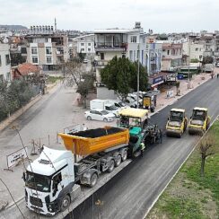 Büyükşehir'den Ceyhan Caddesi'ne sıcak asfalt