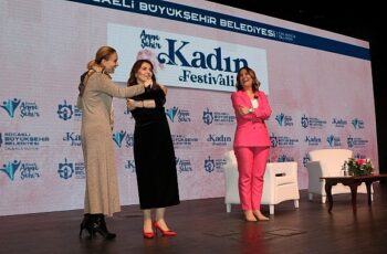 Büyükşehir'in Kadın Festivalinde Filistinli Kadınlar Unutulmadı