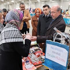 ·         Selçuklu Belediye Başkanı Ahmet Pekyatırmacı her ayın ilk Çarşamba günü kurulan 2. El Pazarı'nı ziyaret ederek stantları gezdi