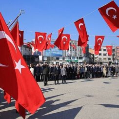 Çanakkale Zaferi Bayrampaşa'da törenle kutlandı