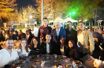 Ege Üniversitesi ailesi iftar programında bir araya geldi