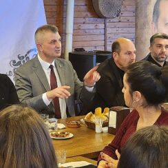 İlk kez oy kullanacak gençler 'Başkan Sezer' dedi