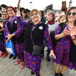 İzmir'de festival havasında Kadınlar Günü kutlaması “Bugün olmadığında eşitliği sağladık diyeceğiz"