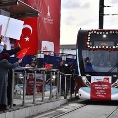 İzmir'in tramvay filosu büyüyor