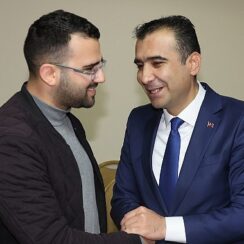 Karaman Belediye Başkanı Savaş Kalaycı, Serbest Muhasebeci ve Mali Müşavirler Odası'nı ziyaret ederek muhasebeciler gününü kutladı