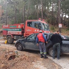 Kemer'de korkutan yangın