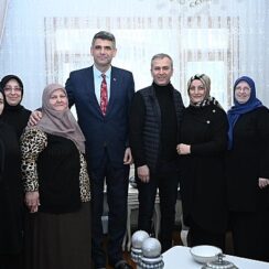 Kocaman, sahadan ayrılmıyor