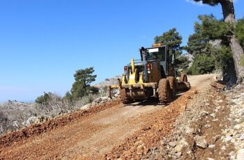 Manavgat Yaylaalan Mahallesi'nde asfalt hazırlığı