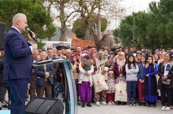 Menemen Belediye Başkanı Aydın Pehlivan, Çukurköy'de dört açılış birden yaptı