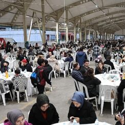 Nilüfer'de ilk iftar sofrası İhsaniye'de kuruldu