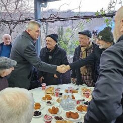 Sezer, “Gölcüklü olmanın ayrıcalığını yaşatmayı sürdüreceğiz"