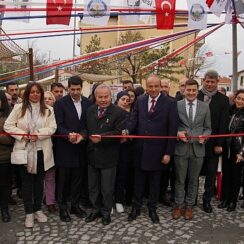 Tarihi Ambarlı Köyiçi Meydanı Aslına Uygun Düzenlendi