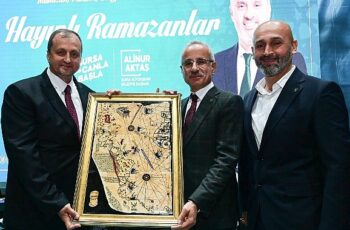 Ulaştırma ve Altyapı Bakanı Abdulkadir Uraloğlu açılış ve iftar programları vesilesiyle geldiği İznik'te yeni müjdeler verdi.