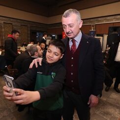 Yavuz ve Büyükakın, yetimlerle iftarda buluştu