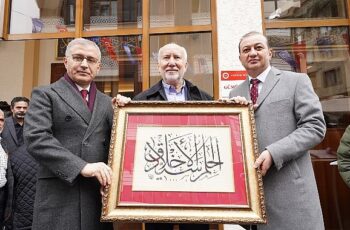 Yeniden İnşa Edilen Üsküdar Gümüşsu Camii İbadete Açıldı