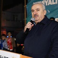 Yeniyalı'da miting gibi seçim irtibat ofisi açılışı