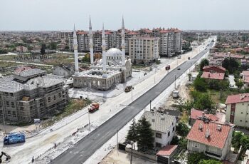 Başkan Altay: “Küçük Aymanas Caddesi'nde Sıcak Asfalt Çalışmasına Başladık"