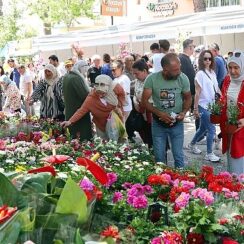 Bayındır Çiçek Festivali Son Gününde de Doldu Taştı