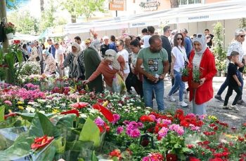 Bayındır Çiçek Festivali Son Gününde de Doldu Taştı