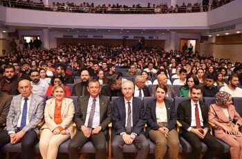 CHP Genel Başkanı Özgür Özel ve Çankaya Belediye Başkanı Hüseyin Can Güner   Bilkent Üniversitesi Sosyal Demokrasi Topluluğu'nun düzenlediği Gençlik Buluşması'na katıldı