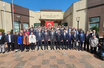 Gölcük'te düzenlenen Kent Bayramlaşması toplumun her kesiminden temsilciler vatandaşların geniş katılımı ile gerçekleştirildi