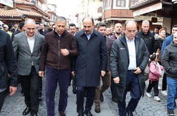 İçişleri Bakanı Yerlikaya Bayramın İlk Günü Konyalılarla Buluştu