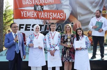 İzmir MEB Gastronomi Festivalinde Lezzet Şöleni Yaşandı